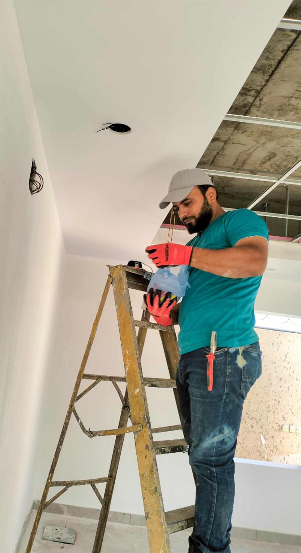 أعمال تأسيس الكهرباء للمطاعم والكافيهات